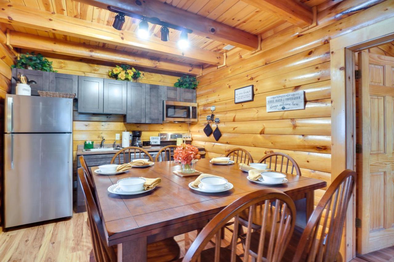 Lovely Gatlinburg Cabin With Private Hot Tub! Extérieur photo